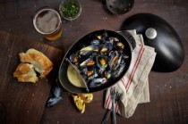 Vas preparare scoici, fonta, 25cm/2L, Black - Staub