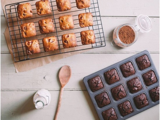 Tava de copt brownies, 12 forme, otel, 34x26cm - MasterClass