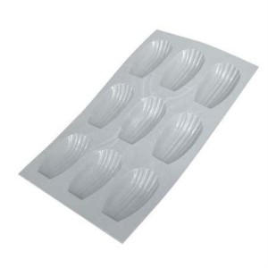 Forma silicon pentru 9 madlene, 30 x 17,6 cm - de Buyer
