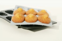 Forma silicon pentru 9 madlene, 30 x 17,6 cm - de Buyer