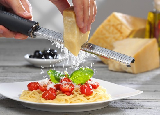 Razatoare clasica, inox chirurgical, 32,5 cm, Negru - Microplane