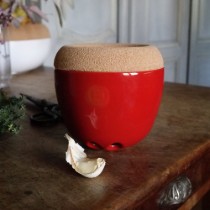 Vas pentru usturoi, ceramica, 14,5cm, Burgundy -  Emile Henry