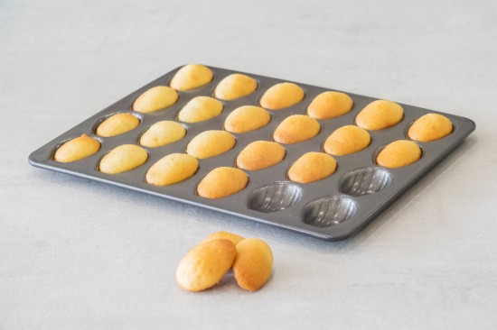 Tava 24 mini-madlene, otel-carbon, 27 x 21 cm - MasterClass