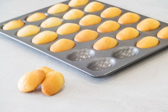 Tava 24 mini-madlene, otel-carbon, 27 x 21 cm, "MasterClass" - Kitchen Craft