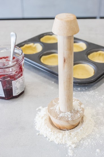 Presa pentru aluat, lemn, “MasterClass” - Kitchen Craft