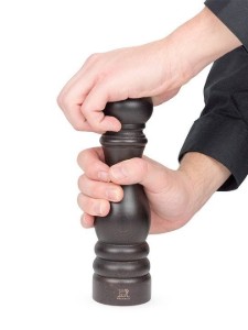 Rasnita pentru piper, 22 cm, "Paris Classic", Chocolate - Peugeot