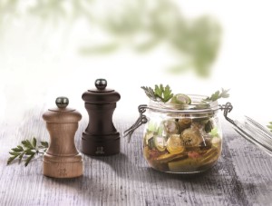Set 2 rasnite sare si piper, 10 cm "Bistro", Natural&Chocolate - Peugeot