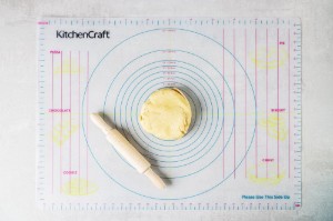 Blat pentru aluat, plastic, 43 x 61 cm - Kitchen Craft