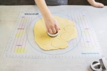 Blat pentru aluat, plastic, 43 x 61 cm - Kitchen Craft