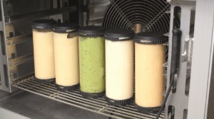 Set seringa patiserie, 4 recipiente si 12 duze, "Le Tube Pro" - de Buyer Set seringa patiserie, 4 recipiente si 12 duze, "Le Tube Pro" - de Buyer