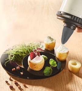 Set seringa patiserie, 4 recipiente si 12 duze, "Le Tube Pro" - de Buyer Set seringa patiserie, 4 recipiente si 12 duze, "Le Tube Pro" - de Buyer