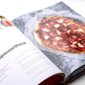 Carte de retete "Cooking With Fire", EN - Ooni