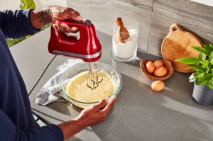 Mixer de mana cu 6 viteze, 60W, Empire Red - KitchenAid