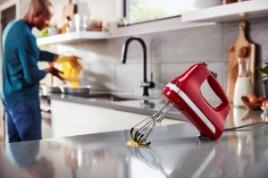 Mixer de mana cu 6 viteze, 60W, Empire Red - KitchenAid