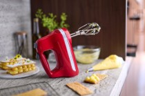 Mixer de mana cu 6 viteze, 60W, Empire Red - KitchenAid