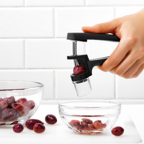 Ustensila pentru scos samburi cirese si masline, 15 cm, "Good Grips" - OXO