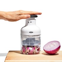 Dispozitiv pentru tocat legume - OXO