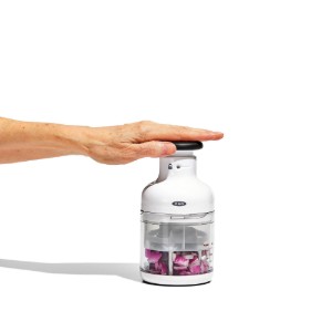 Dispozitiv pentru tocat legume - OXO