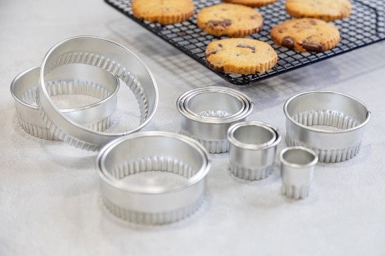 Set 11 cuttere rotunde, margine canelata, metal - Kitchen Craft