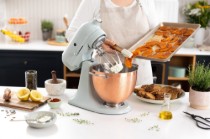 Mixer cu bol 4.7L, Artisan, Model 180, Design Edition, Blossom - KitchenAid