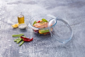 Vas rotund cu capac, din sticla termorezistenta, 3,5 L + 1,4L, "Classic" - Pyrex