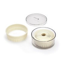Set 9 cuttere prajituri, canelate, plastic - de Buyer