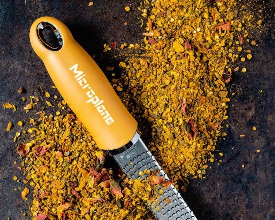 Razatoare clasica, inox chirurgical, 32,5 x 3 cm, Mustard Yellow - Microplane