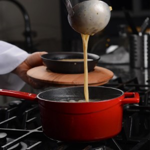 Cratita sos, fonta, 16cm/1,35L, "Glaze", Rosu  - LAVA