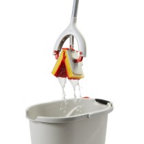 Mop "Butterfly" cu storcator mecanic - OXO
