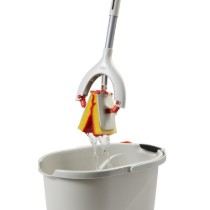 Mop "Butterfly" cu storcator mecanic - OXO