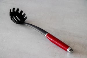 Lingura spaghetti, plastic, 34 cm, Empire Red - KitchenAid