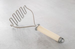 Zdrobitor cartofi inox, 26 cm, Almond Cream - KitchenAid