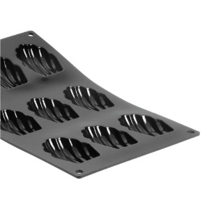 Forma pentru 9 madlene, din silicon, 30 x 17,5 cm - de Buyer