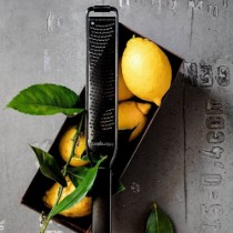 Razatoare clasica premium, inox, 31 x 4,7 cm, "Black Sheep" - Microplane