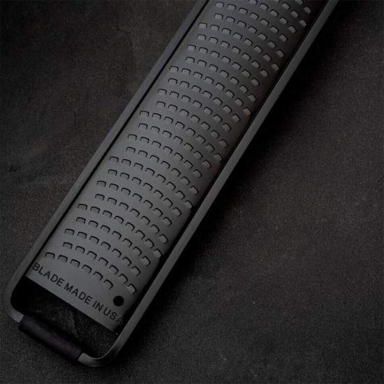 Razatoare clasica premium, inox, 31 x 4,7 cm, "Black Sheep" - Microplane