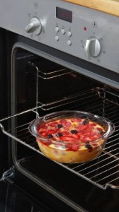 Caserola rotunda, cu capac, sticla termorezistenta, 23cm/2,3L, Rosu - PYREX