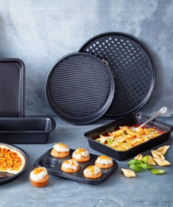 Tava pizza perforata, otel carbon, 31cm, "Daily" - Pyrex