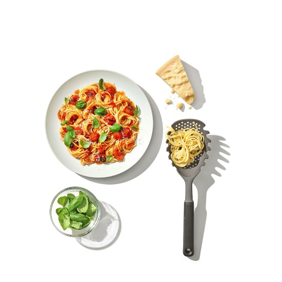 Paleta strecuratoare pentru paste, 34,7cm - OXO