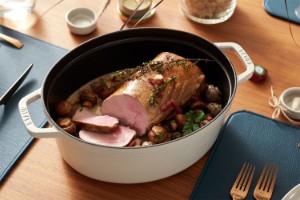 Oala Cocotte ovala, fonta, 37cm/8L, White Truffle - Staub