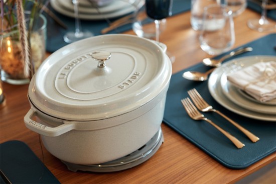 Oala Cocotte ovala, fonta, 33cm/6,7L, White Truffle - Staub