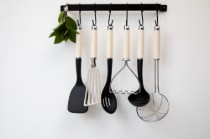 Paleta strecuratoare, inox, 35,5 cm, Almond Cream - KitchenAid