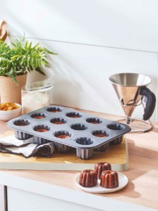 Tava pentru canneles, 12 compartimente, 34 x 26 cm - de Buyer