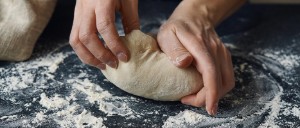 Secretele unui aluat fraged perfect (pâte brisée/sablée): Rolul ingredientelor reci și al unui robot de bucătărie