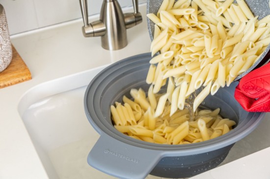 Strecuratoare pliabila 2 in 1, silicon, 39 x 29 cm - MasterClass