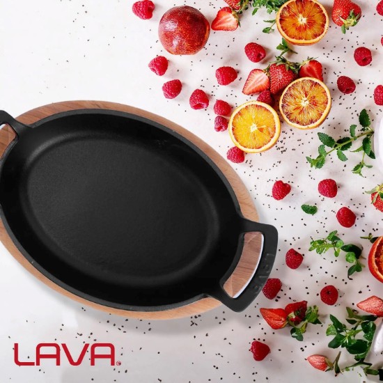 Tava ovala fonta, 19 x 14 cm, cu suport din lemn - LAVA