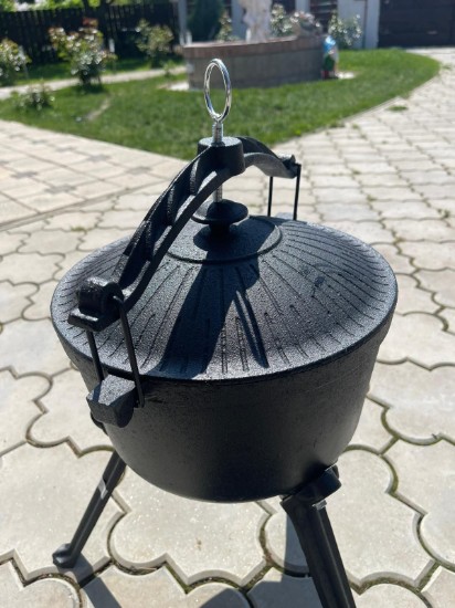 Ceaun vanatoresc din fonta cu capac 7,5 litri Activa 19906