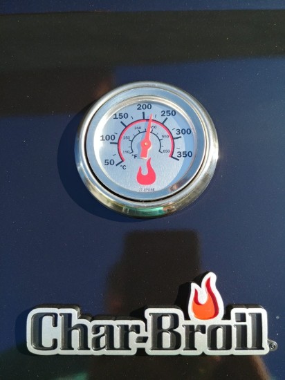 Gratar pe gaz si carbuni hibrid Char-Broil Gas2Coal 2.0 330 cu 3 arzatoare 140925