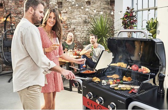 Gratar pe gaz si carbuni hibrid Char-Broil Gas2Coal 2.0 330 cu 3 arzatoare 140925