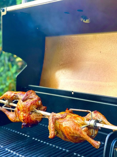 Gratar pe gaz din inox Char-Broil Professional Pro S 4, grile din fonta, sear burner, TRU-Infrared 140921