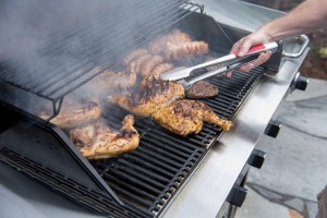 Set 2 ustensile din inox pentru gratar Premium Char-Broil 140543